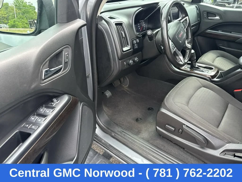 Used 2020 Gray GMC 4WD SLE image 12
