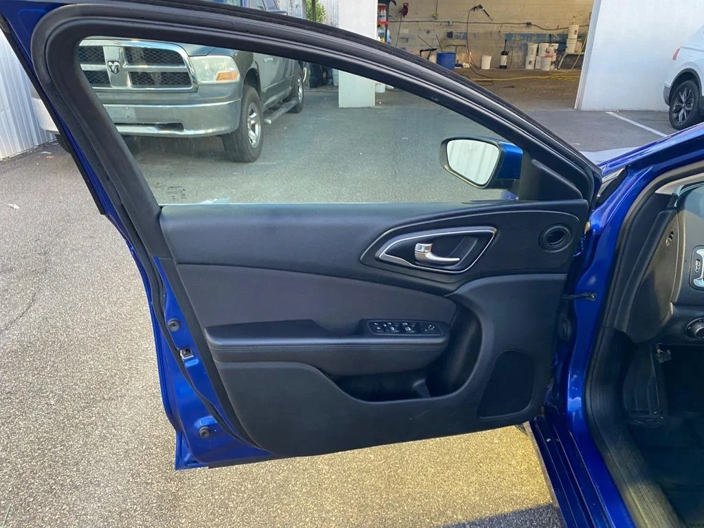 Used 2015 Blue Chrysler Limited image 7