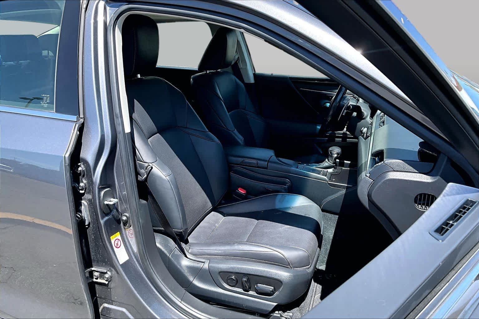 Used 2019 Nebula Gray Pearl Lexus  image 8