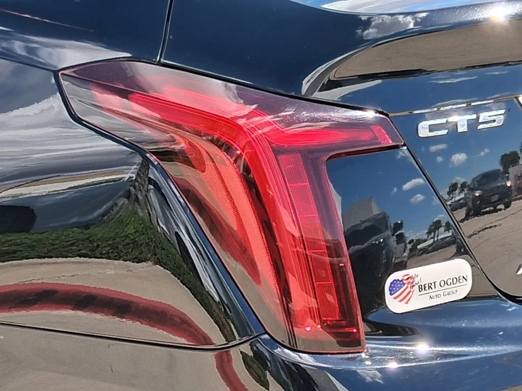 Used 2022 BLACK RAVEN Cadillac Premium Luxury image 7