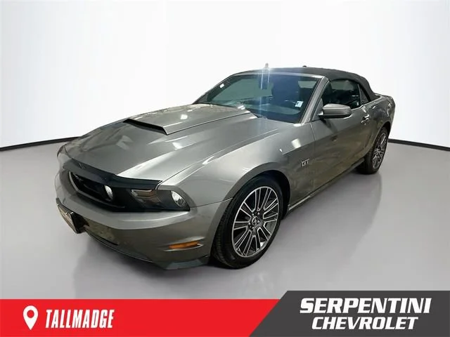 2010 Ford Mustang GT Premium's photo