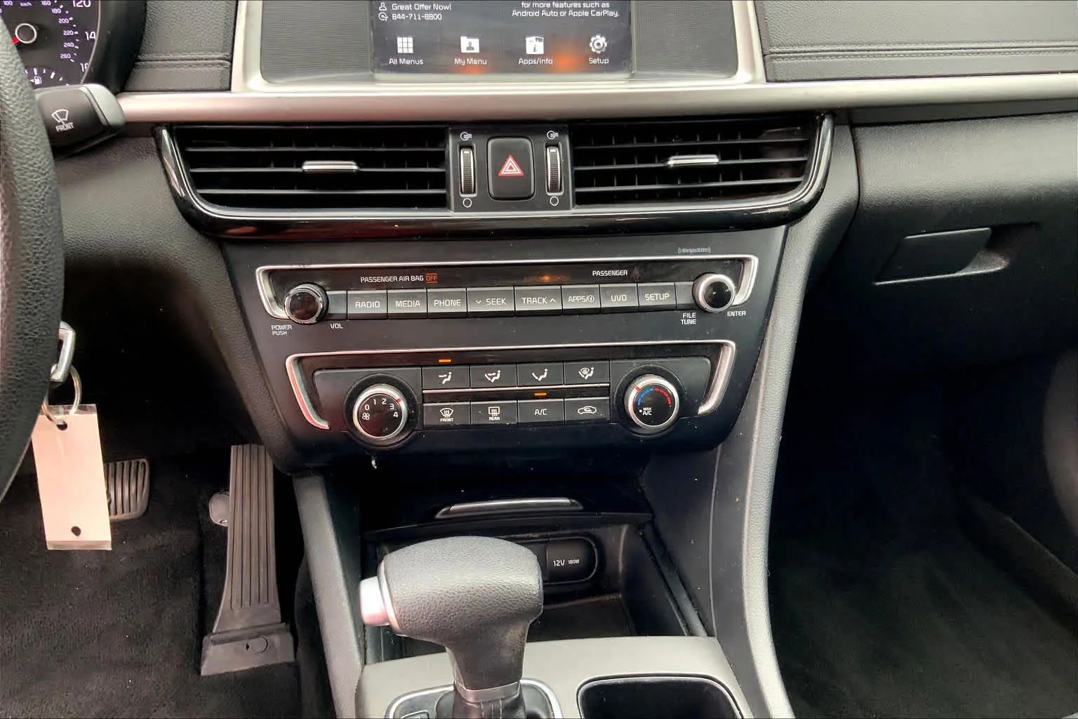 Used 2018 Snow White Pearl Kia LX image 31