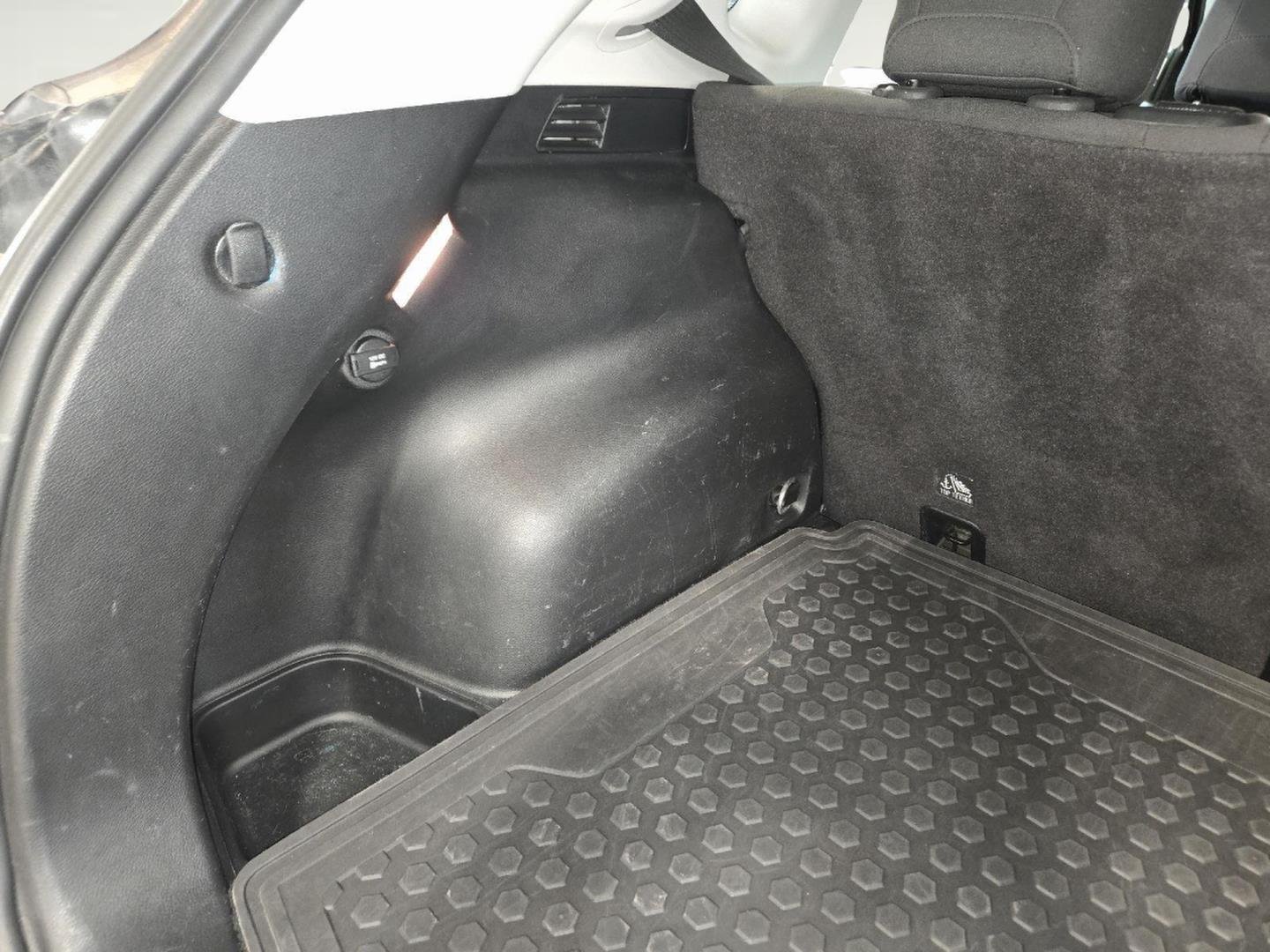 Used 2018 BLACK JEEP SPORT image 39