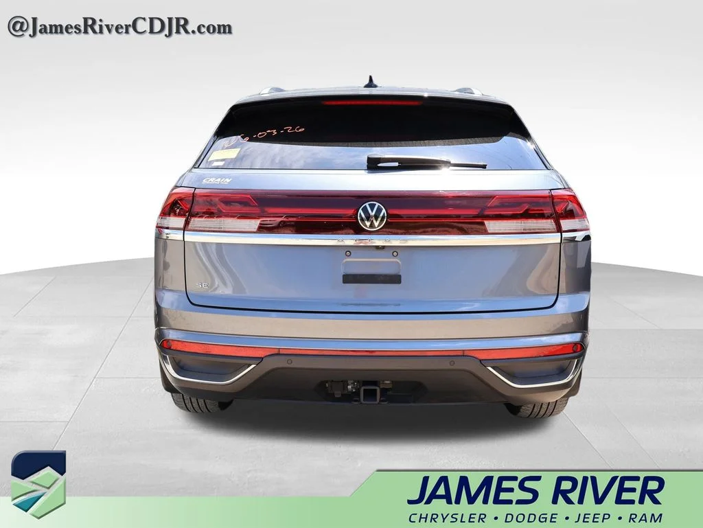Used 2024 Gray Volkswagen 2.0T SE w/Technology image 21