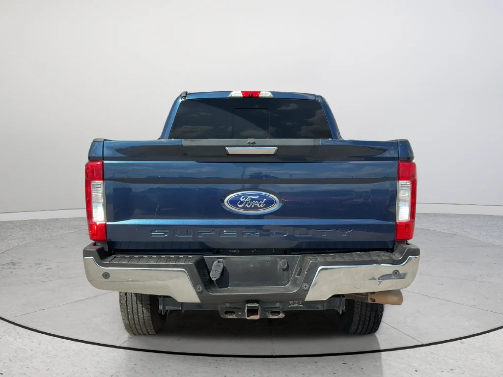 Used 2018 Blue Ford XLT image 5