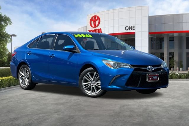 Used 2017 Toyota Camry SE with VIN 4T1BF1FK9HU640312 for sale in Oakland, CA