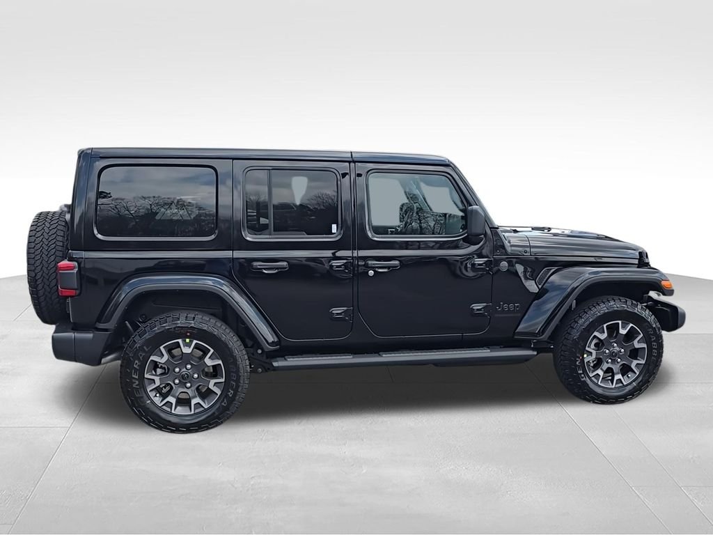 New 2026 Black Clear-Coat Exterior Paint Jeep Sahara image 9