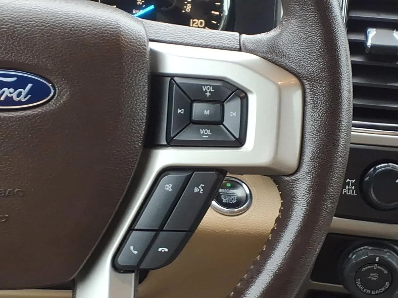 Used 2018 Magma Red/Stone Gray Ford LARIAT image 22