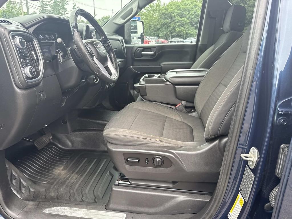 Used 2020 Blue GMC SLE image 18