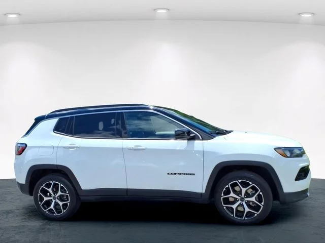 Used 2025 White Jeep Limited image 10