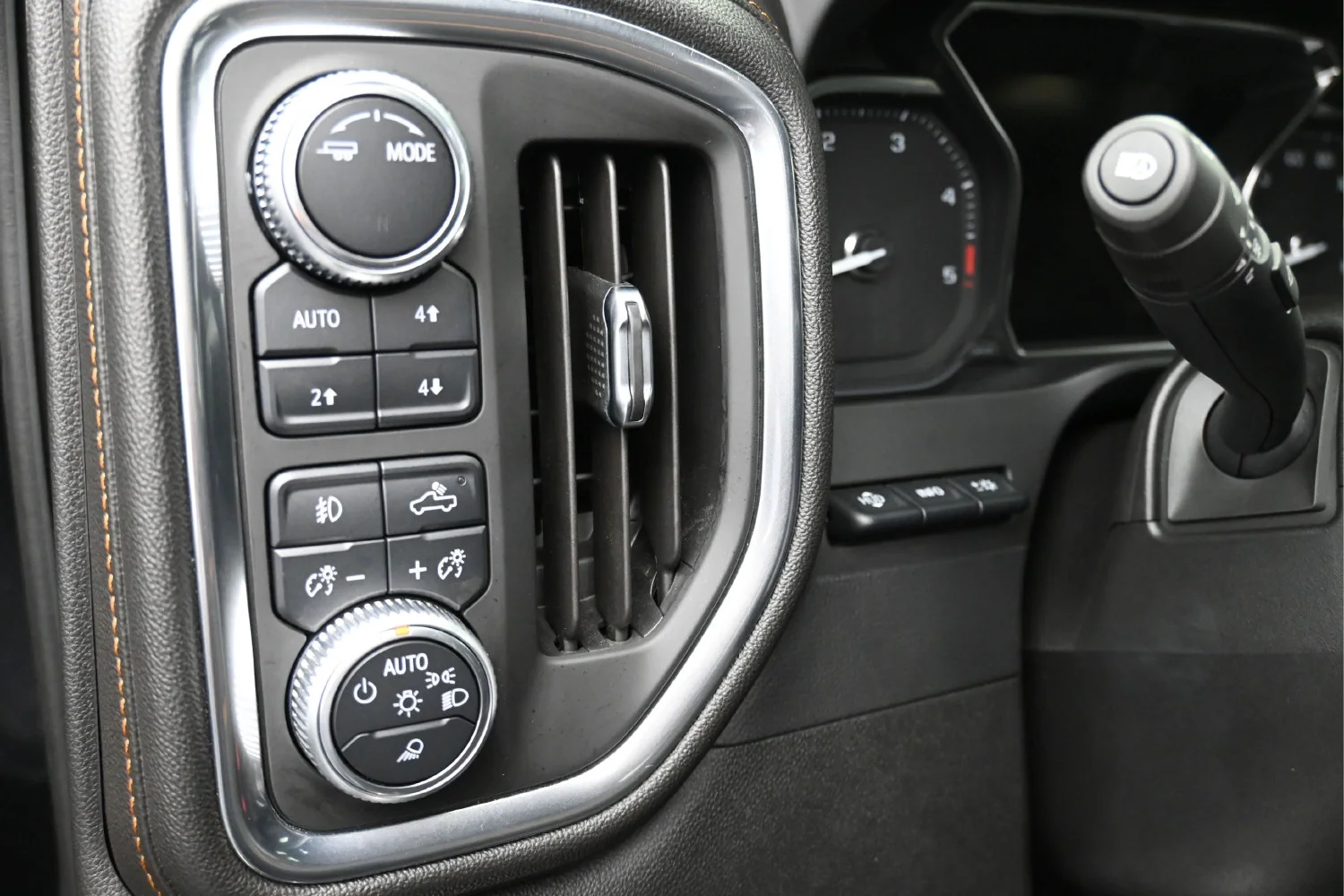 Used 2020 ONYX BLACK GMC AT4 image 16