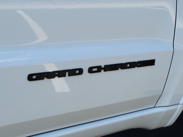 Used 2021 White Jeep Laredo X image 11