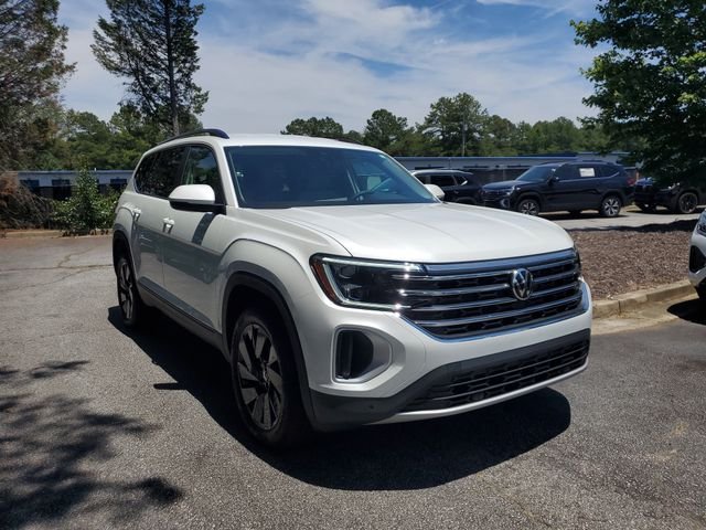 New 2026 White Volkswagen 2.0T SE w/Technology image 3