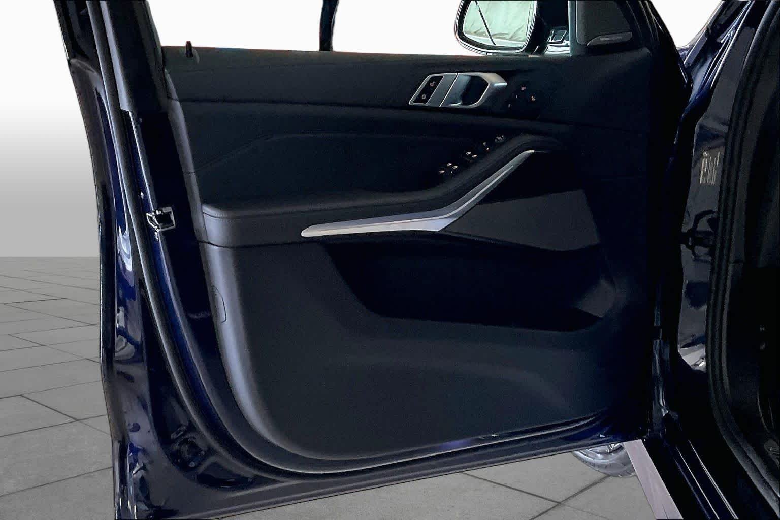 New 2026 Tanzanite Blue II Metallic BMW xDrive40i image 10