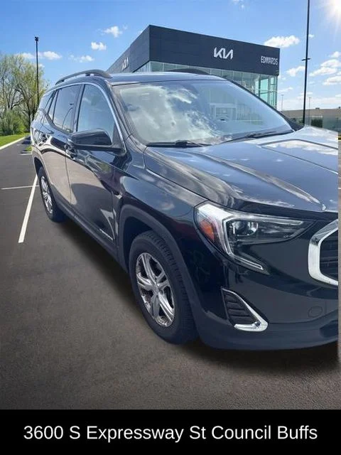 Used 2018 Black GMC SLE image 18