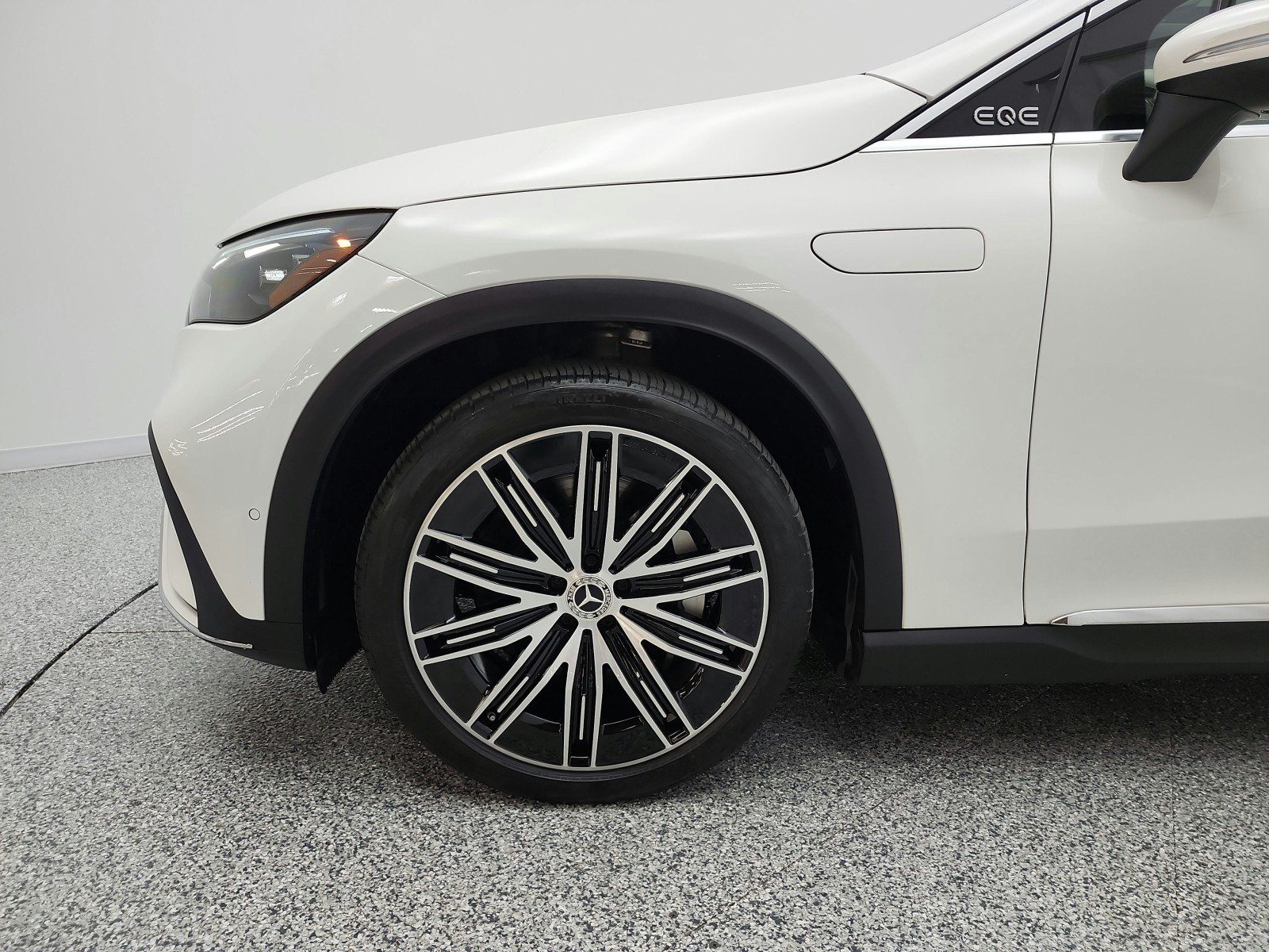 Used 2023 Polar White Mercedes-Benz EQE 500 4MATIC® SUV image 21