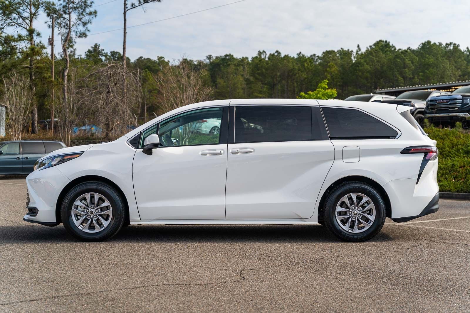Used 2024 White Toyota LE image 3