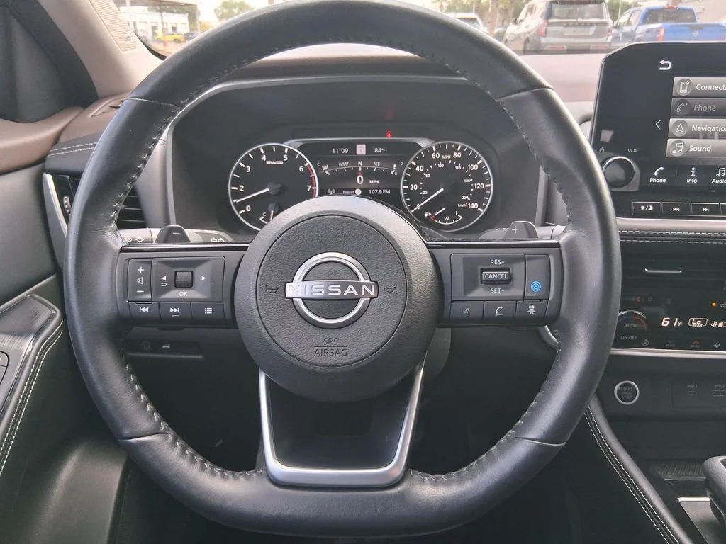 Used 2023 Blue Nissan SL image 9