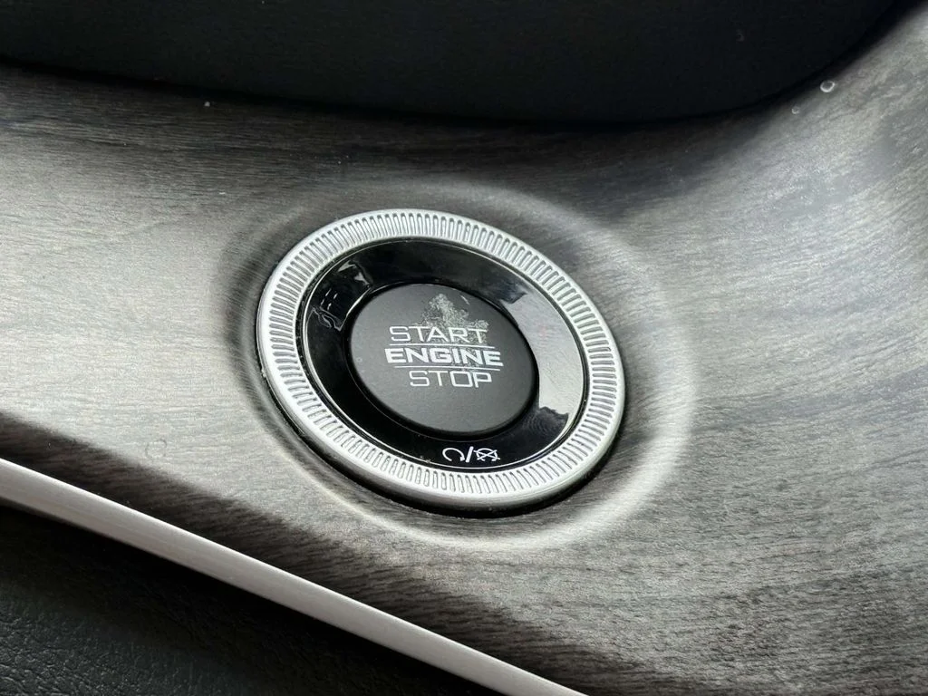 Used 2023 White Jeep Limited image 27