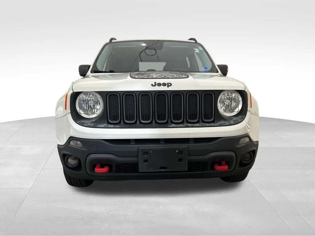 Used 2017 White Jeep Trailhawk image 9