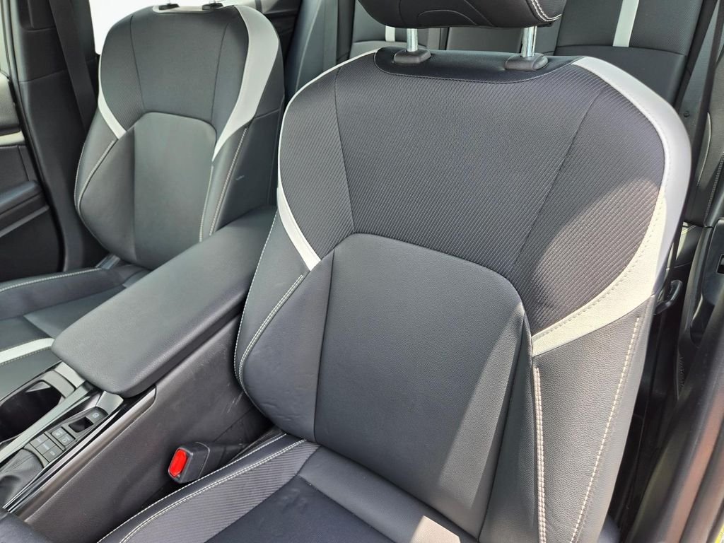 Used 2025  Toyota SE image 16