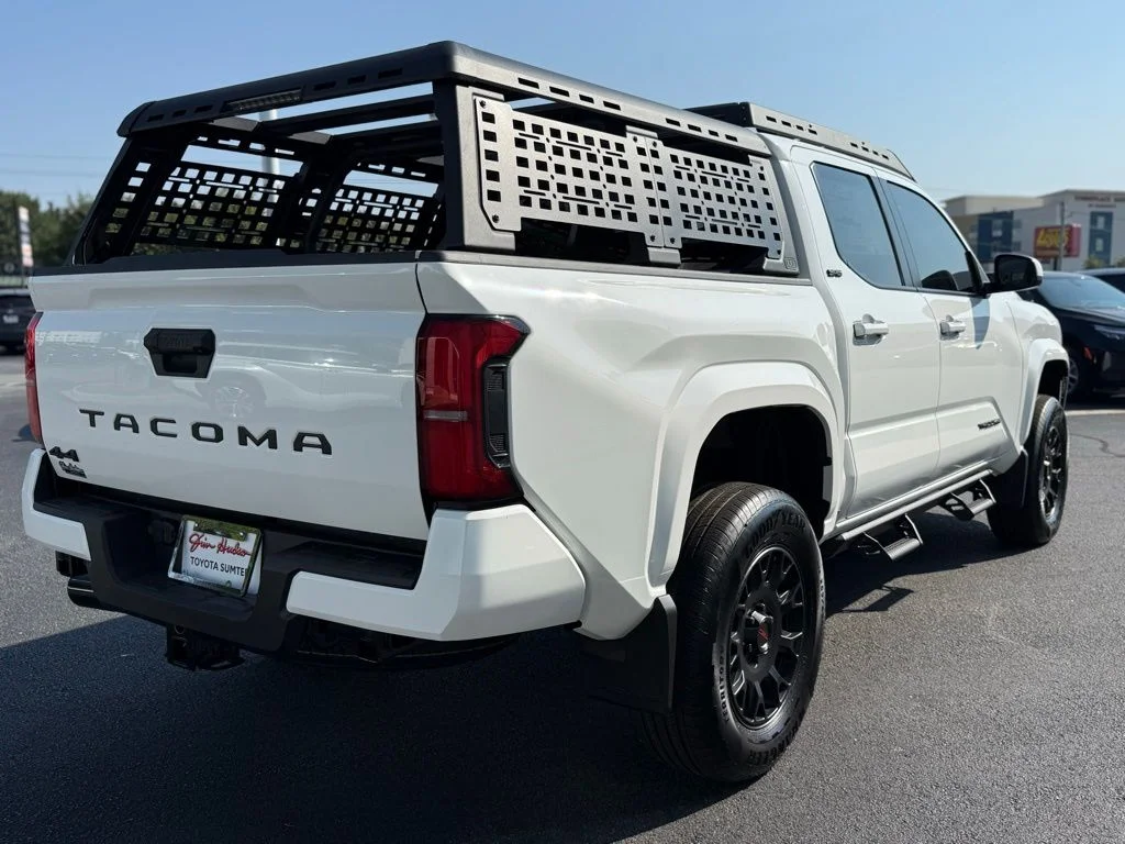 2025 Toyota Tacoma SR5 - Photo 8