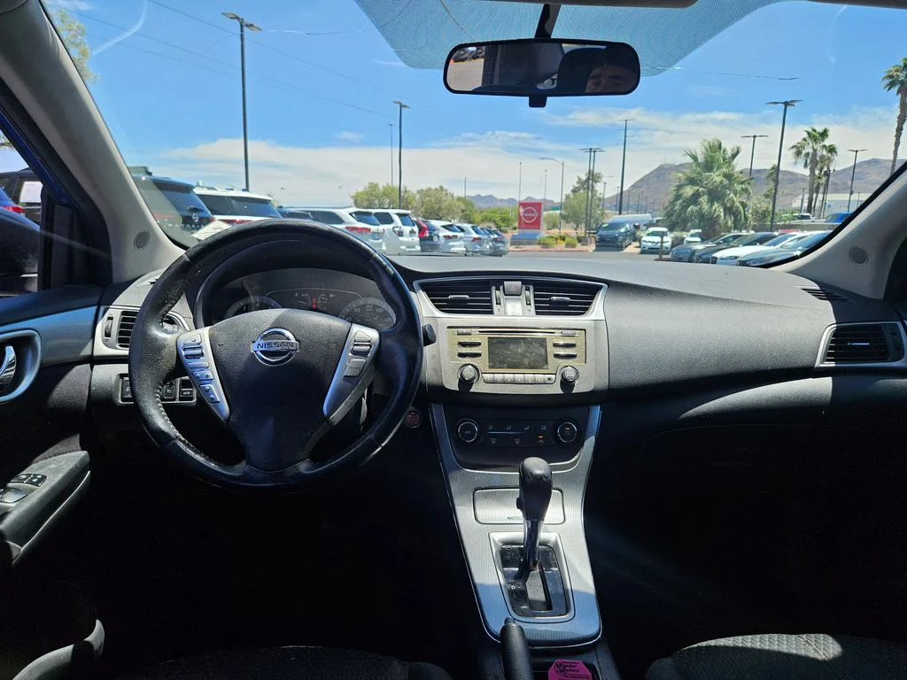 Used 2014  Nissan SV image 10