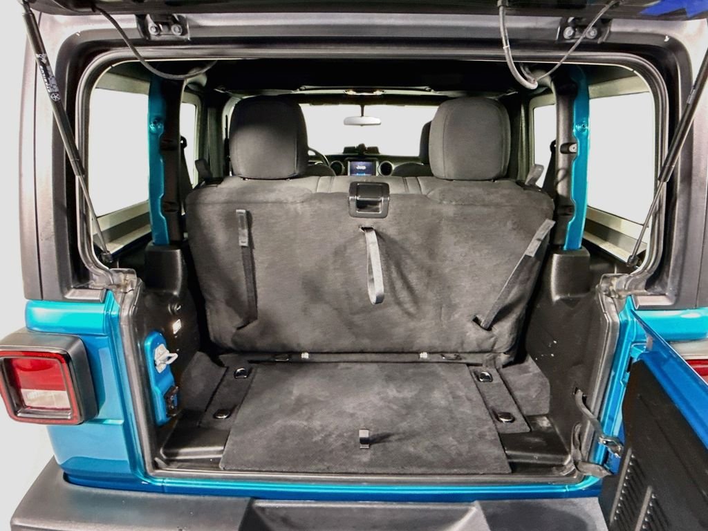 Used 2019 Bikini Pearlcoat Jeep Sport S image 26