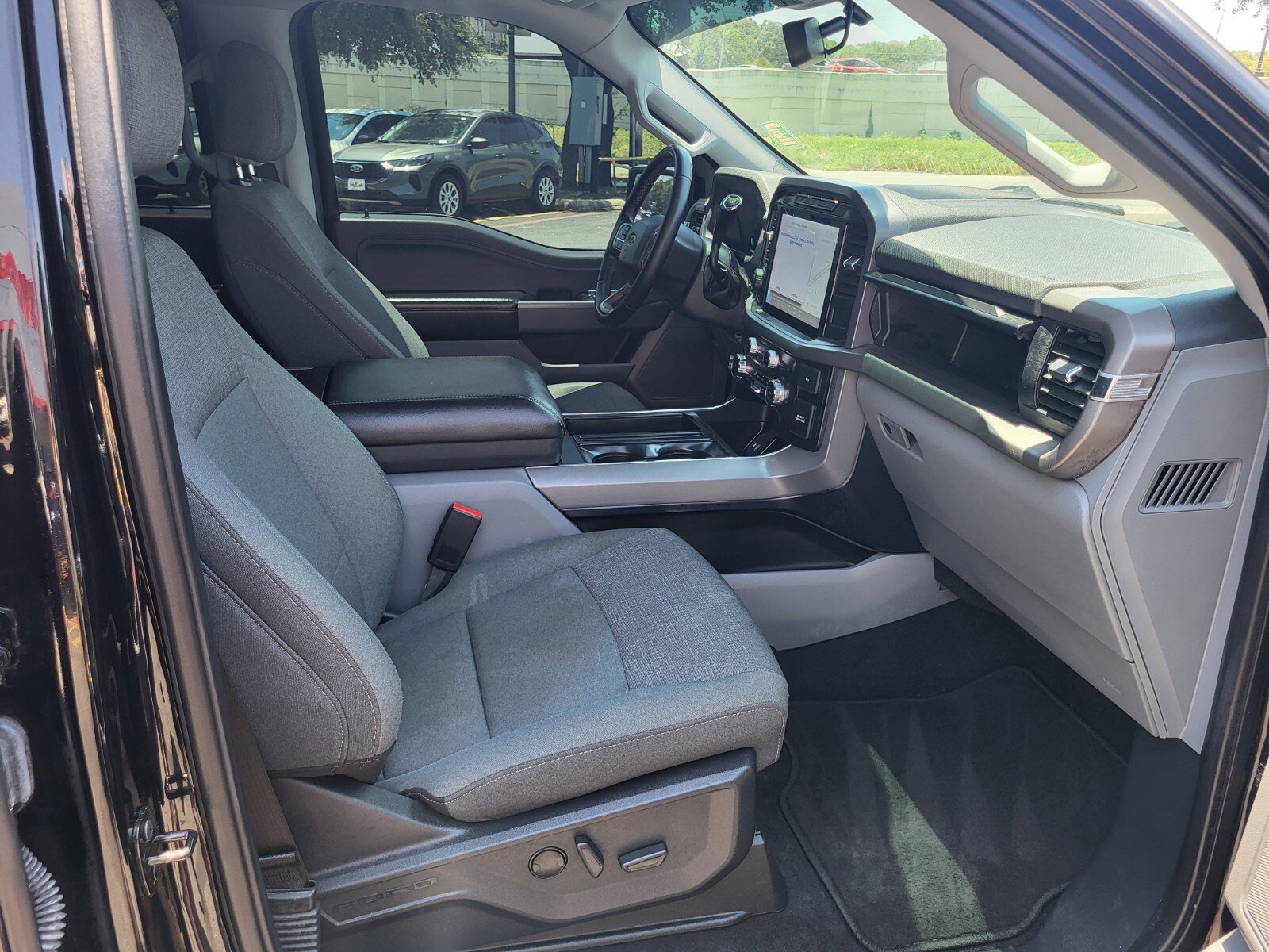 Used 2024 Black Ford XLT image 12