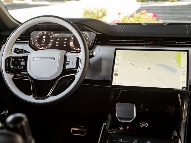 New 2026 Carpathian Grey LAND ROVER Dynamic SE image 21
