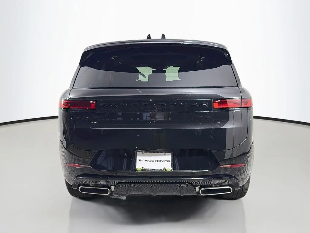 New 2026 Santorini Black LAND ROVER Dynamic SE image 6