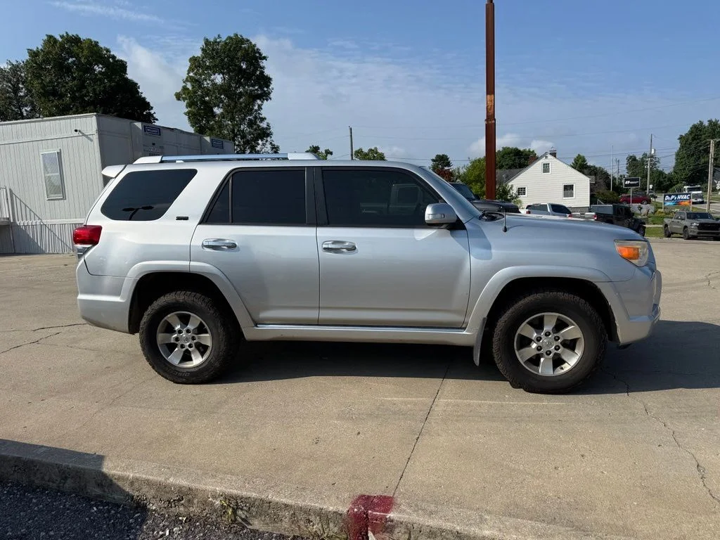 Used 2013 Silver Toyota SR5 image 5
