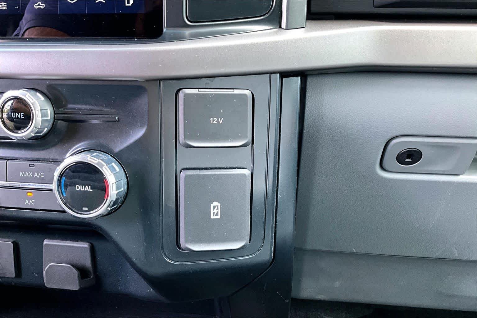 Used 2025 Atlas Blue Ford XLT image 33