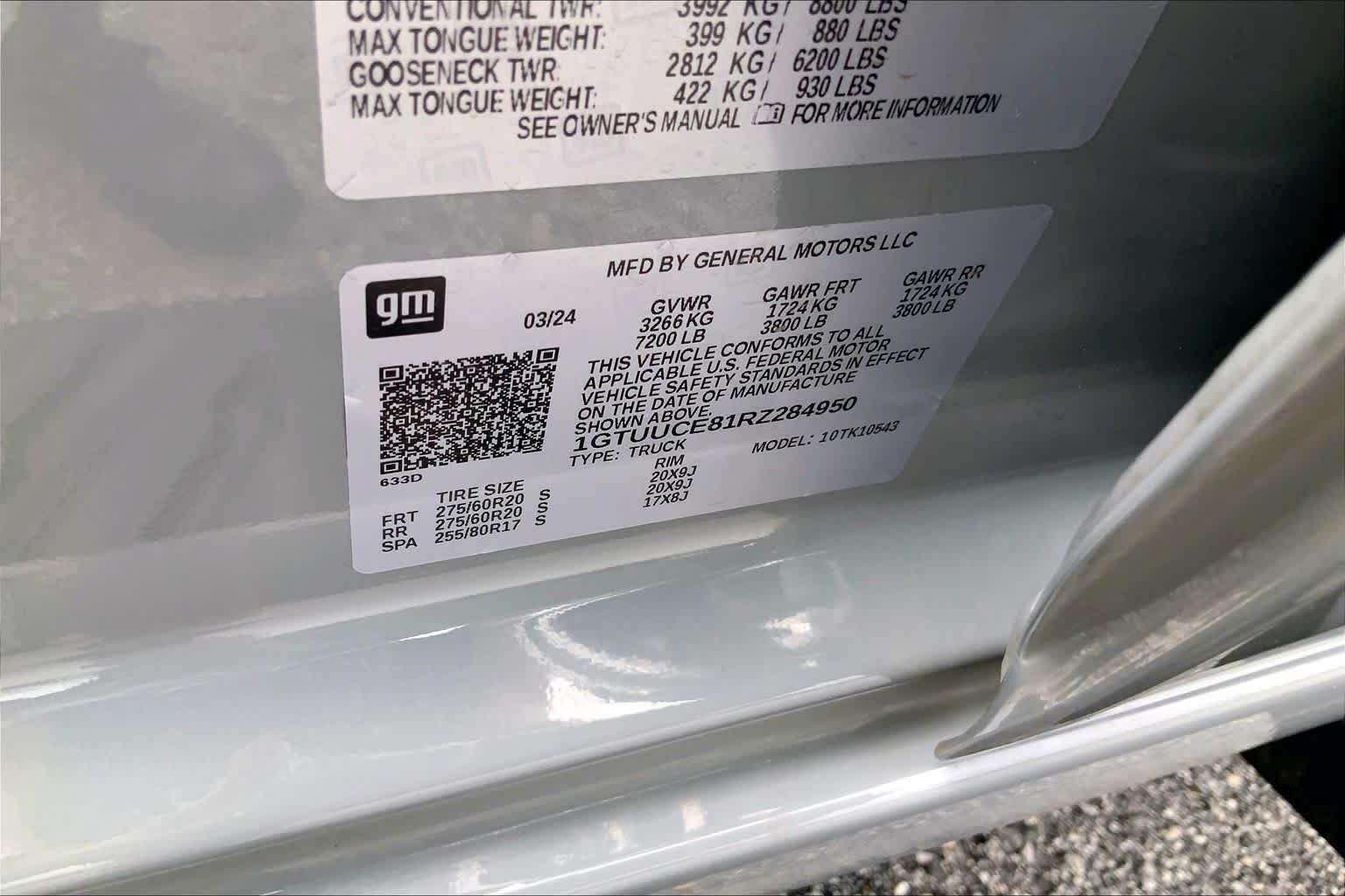 Used 2024 Thunderstorm Gray GMC Elevation image 30
