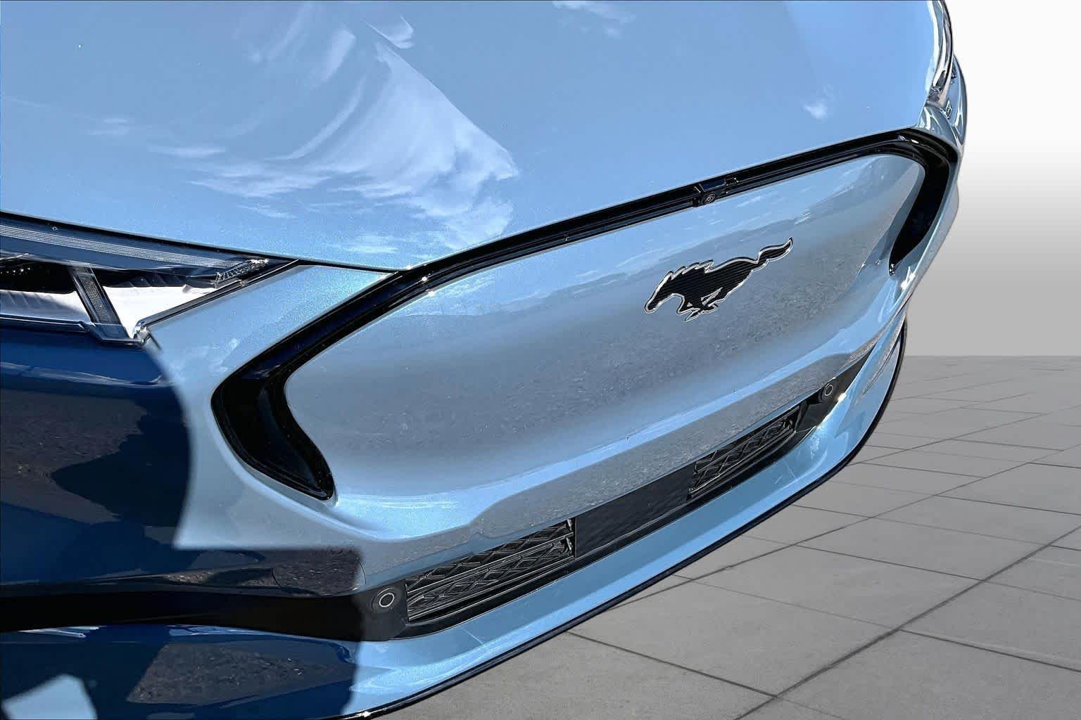 Certified Used 2023 Vapor Blue Metallic Ford Premium image 29