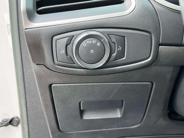 Used 2015 White Platinum Clearcoat Metallic Ford SEL image 31