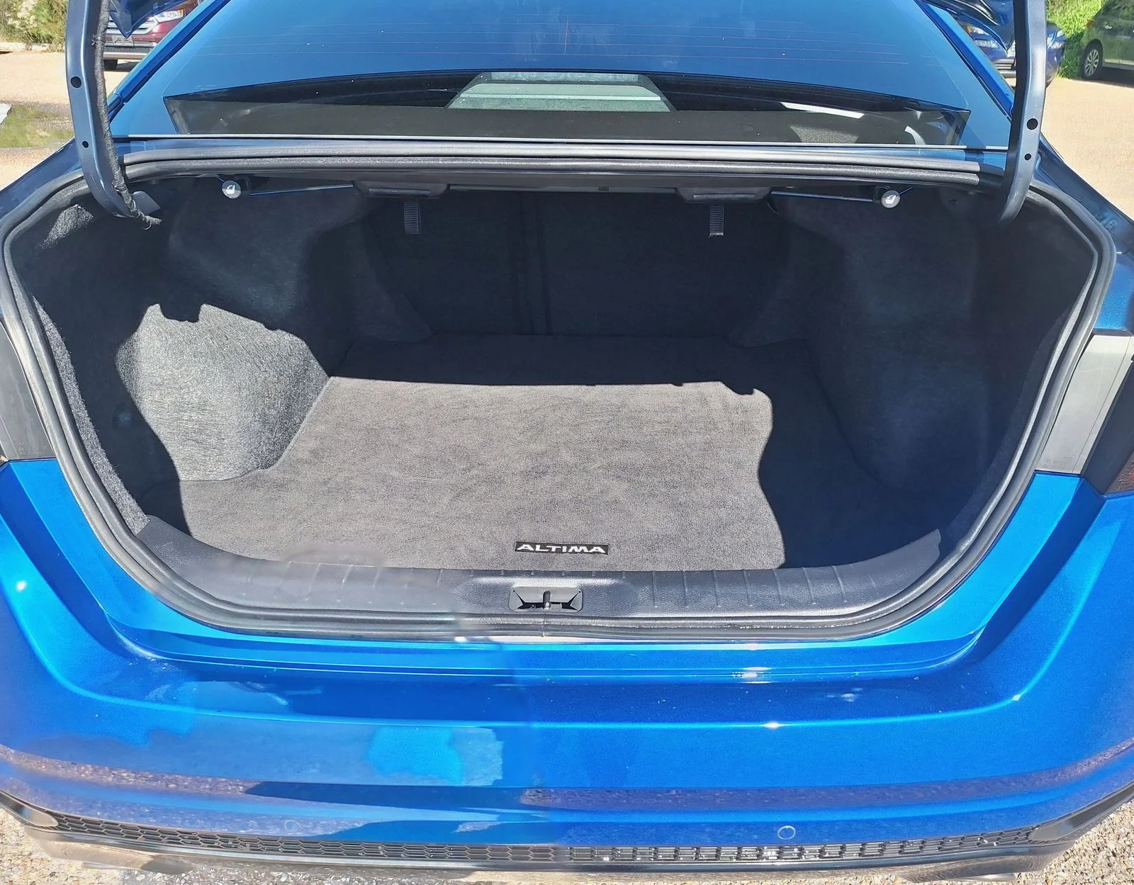 Used 2025 Blue Nissan 2.5 SR image 22
