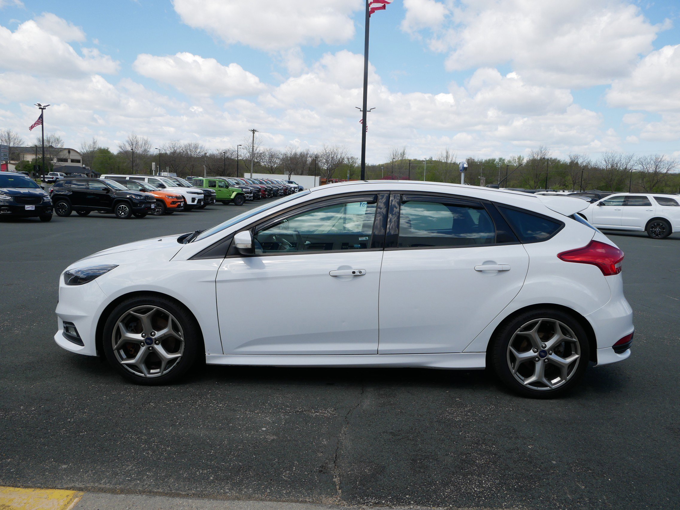 View vehicle photo 5
