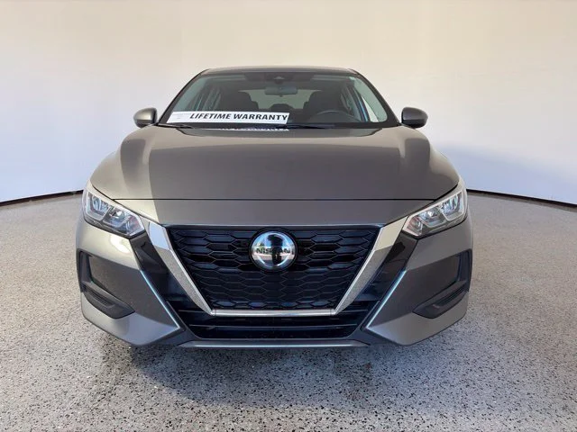 Used 2023 Gray Nissan S image 5