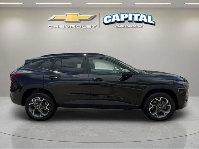 Used 2025 Black Chevrolet LT image 7