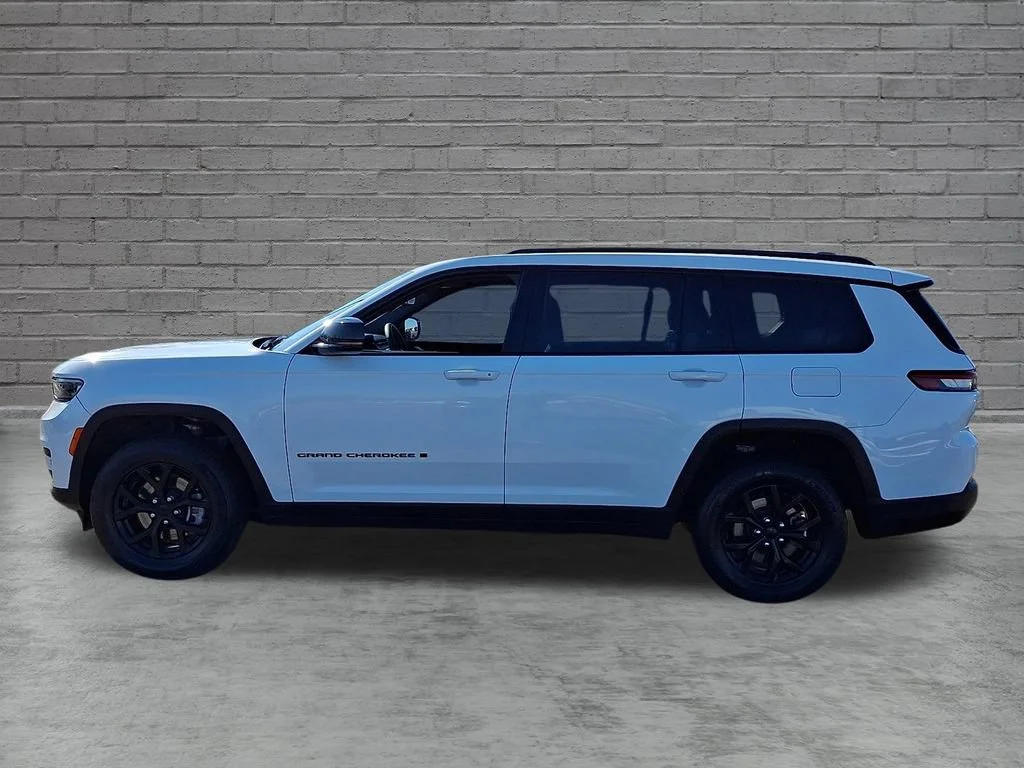 Used 2024 Bright White Clearcoat Jeep Altitude image 7