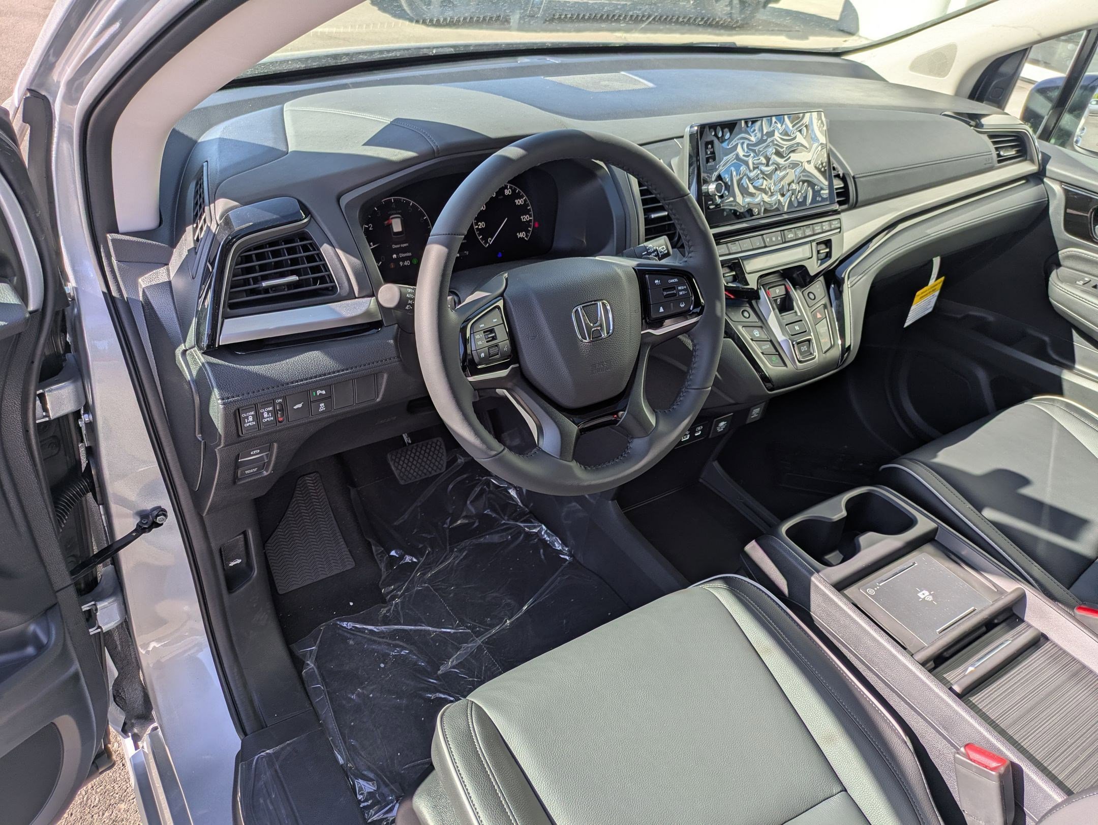 New 2026 Solar Silver Metallic Honda Touring image 10