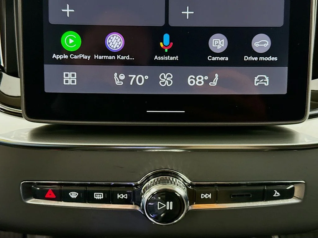 2026 Volvo XC90 Plus - Photo 15