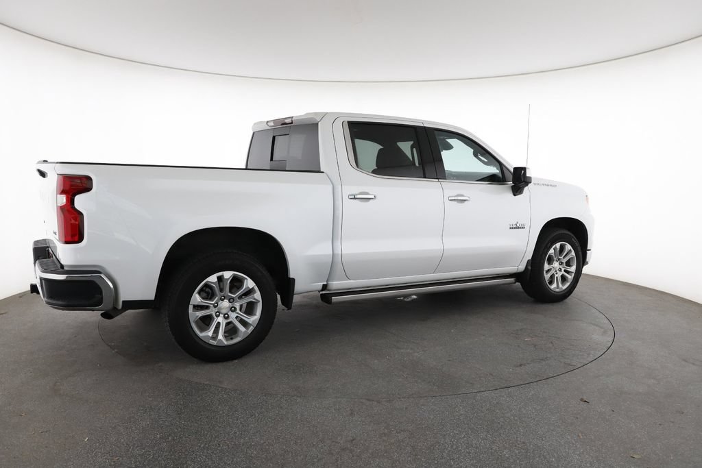 Used 2023 Iridescent Pearl Tricoat Chevrolet LTZ image 13