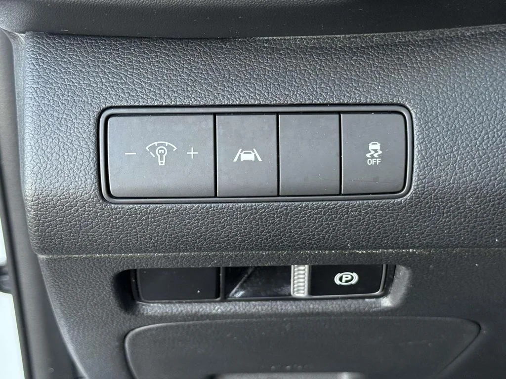 Used 2021 Gray Hyundai SEL image 26