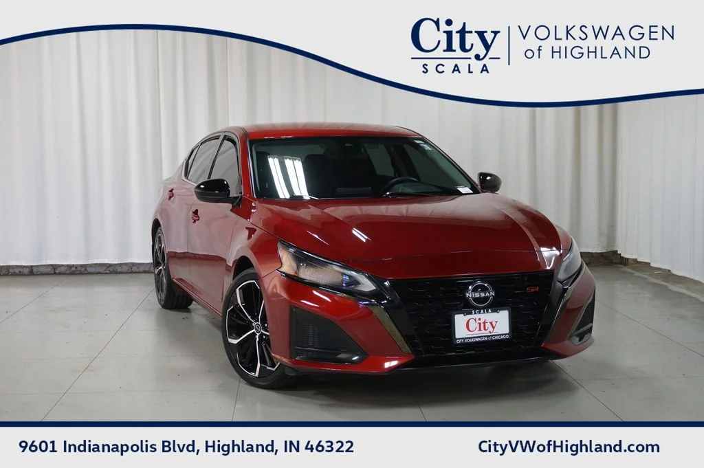 Used 2023 Red Nissan 2.5 SR image 1