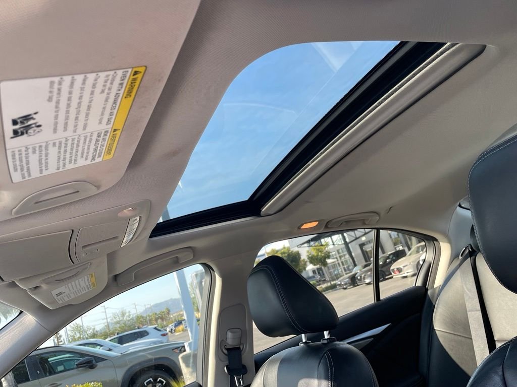 Used 2017 Black Obsidian INFINITI Sport image 10