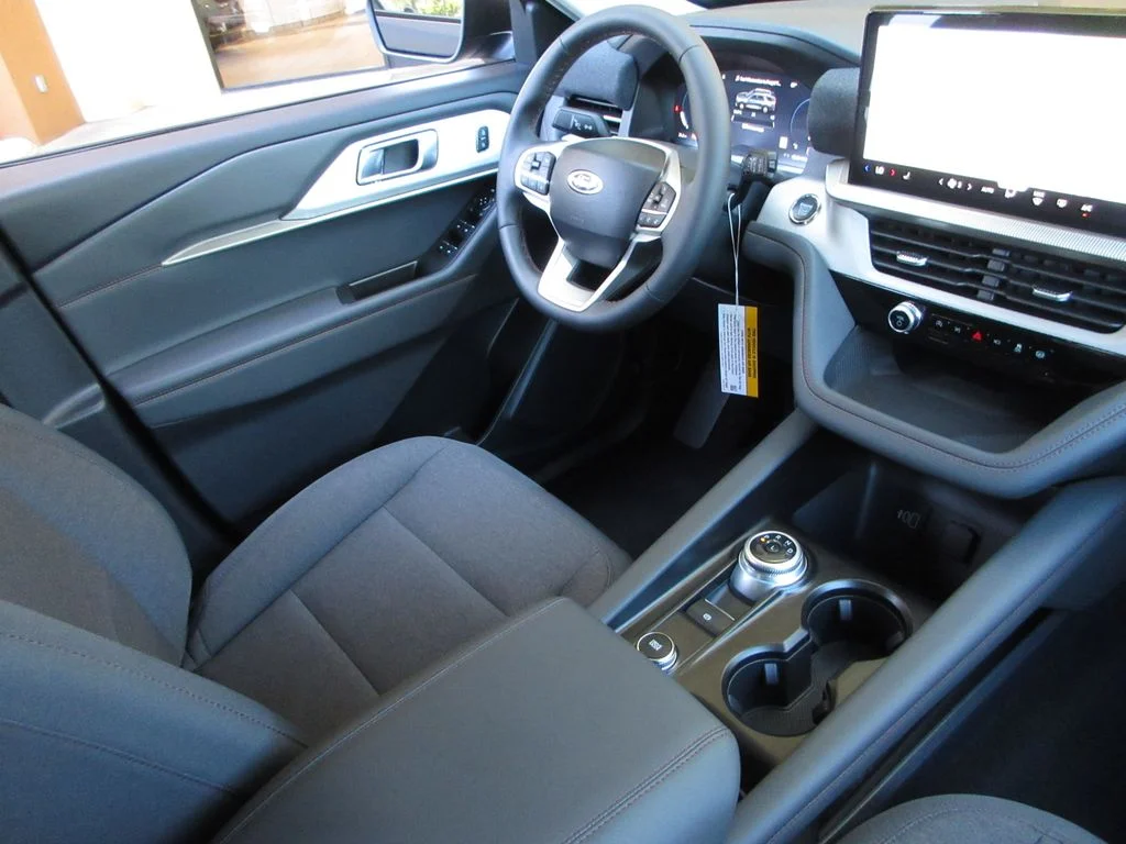 New 2026 Vapor Blue Metallic Ford Active image 21
