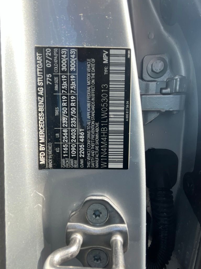 Used 2020 Silver Mercedes-Benz GLB 250 image 31