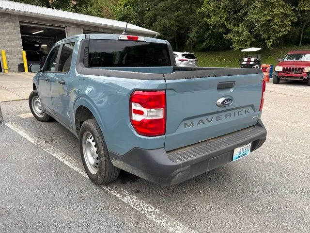 Used 2022  Ford XL image 4